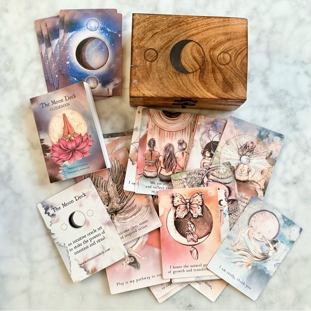 ‼️LAST CHANCE‼️ Moon Deck Oracle Card Set with Wooden Box (RARE!)